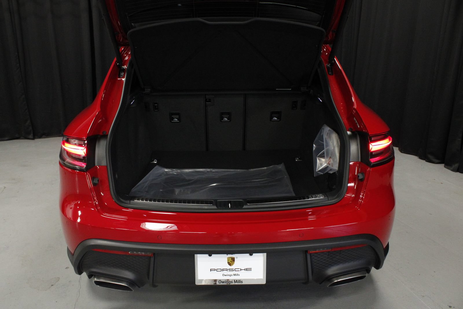 New 2026 Porsche Macan AWD/4WD image 17