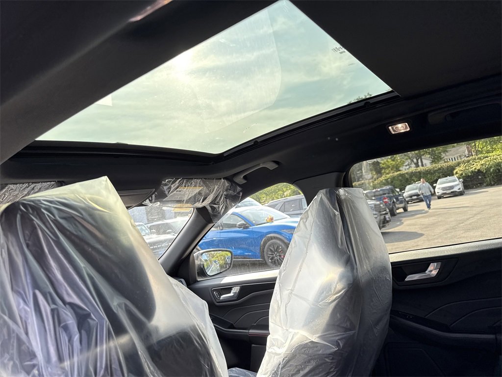 Used 2025 Ford Escape ST-Line w/ Tech Pack #1 image 16