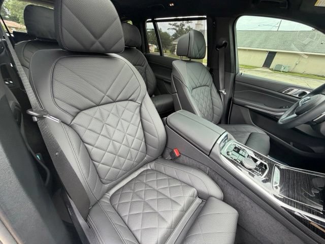 Used 2026 BMW X7 xDrive40i w/ M Sport Package AWD/4WD image 38