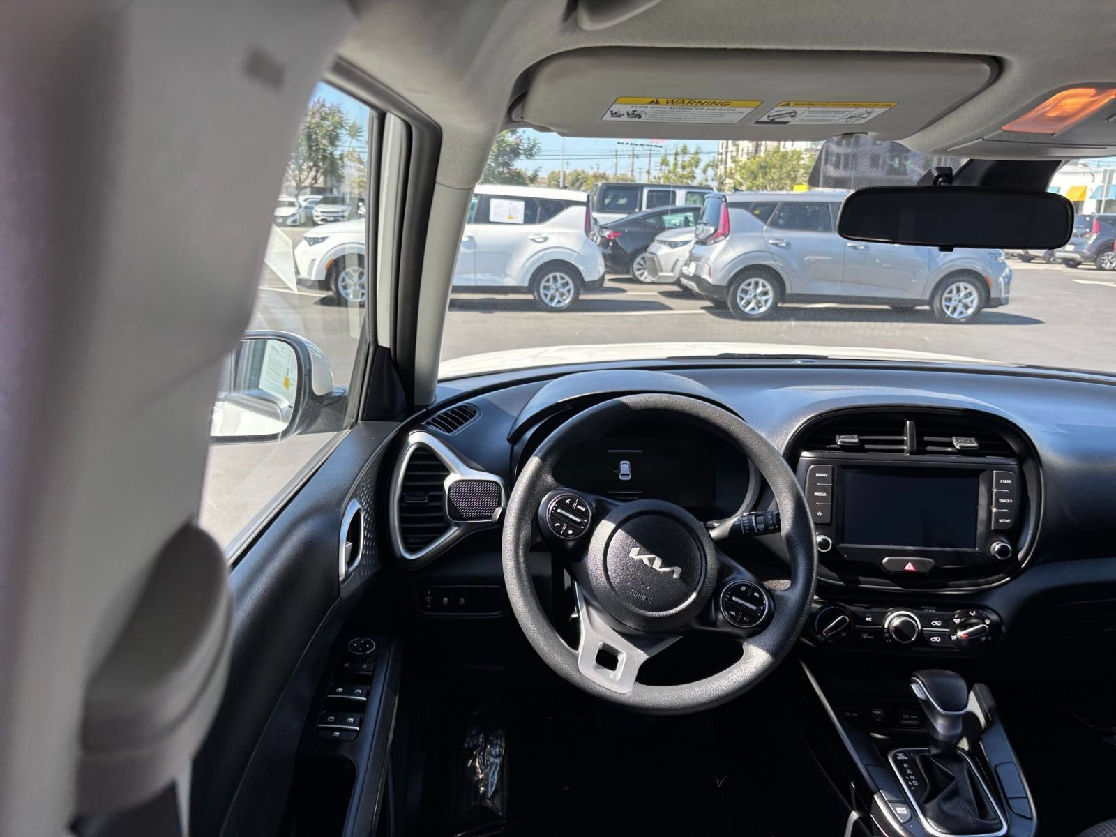 Used 2025 Kia Soul LX w/ LX Technology Package FWD image 34