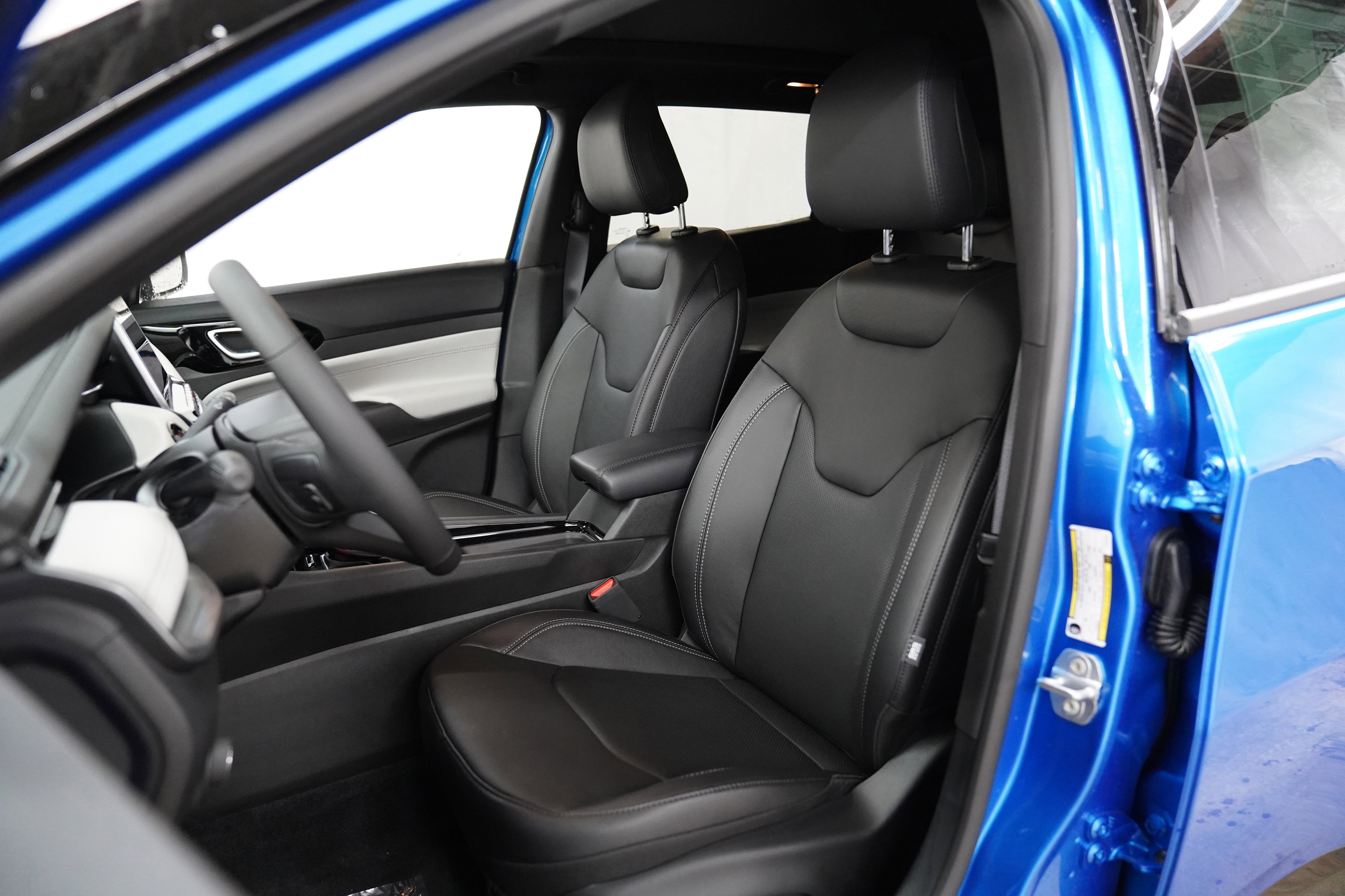 New 2025 Jeep Compass Limited w/ Elite Group video 4