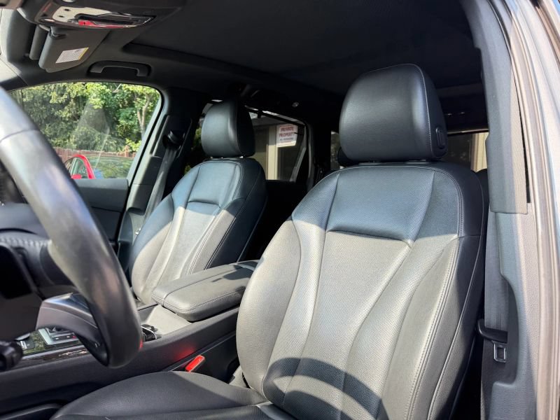 Used 2019 Audi Q7 3.0T Prestige AWD/4WD image 13