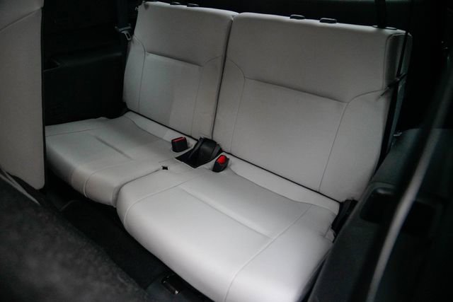 Used 2025 Mitsubishi Outlander SE image 26