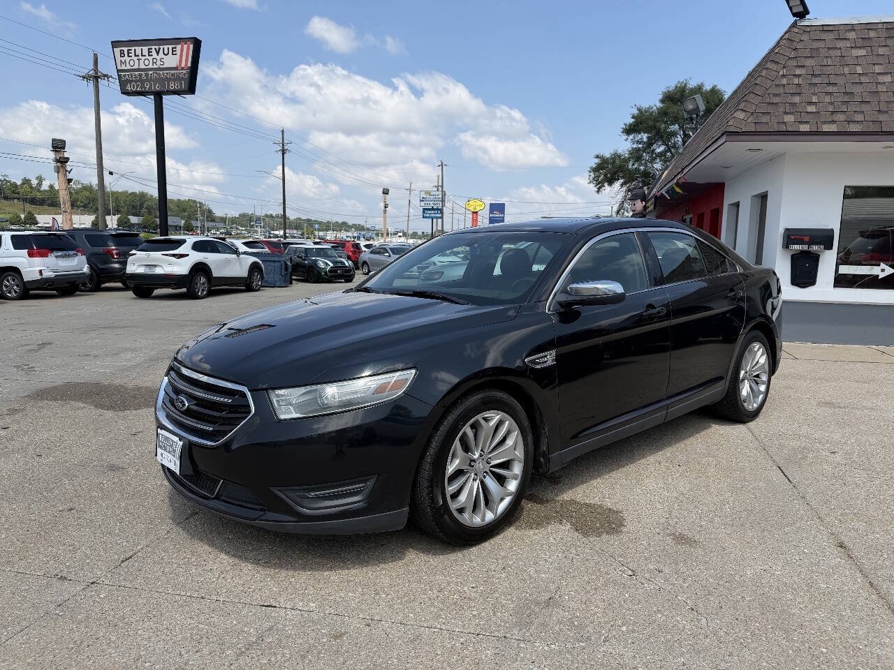 Used 2013 Ford Taurus Limited FWD image 1