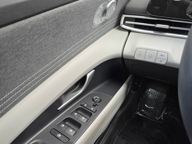 Used 2023 Hyundai Elantra Limited FWD image 19