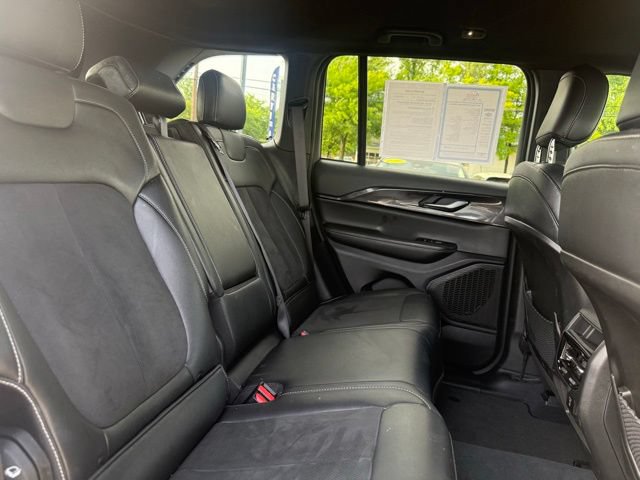 Used 2023 Jeep Grand Cherokee Altitude AWD/4WD image 23