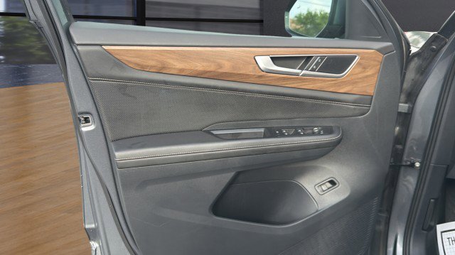Used 2025 Volkswagen Atlas SE FWD image 23