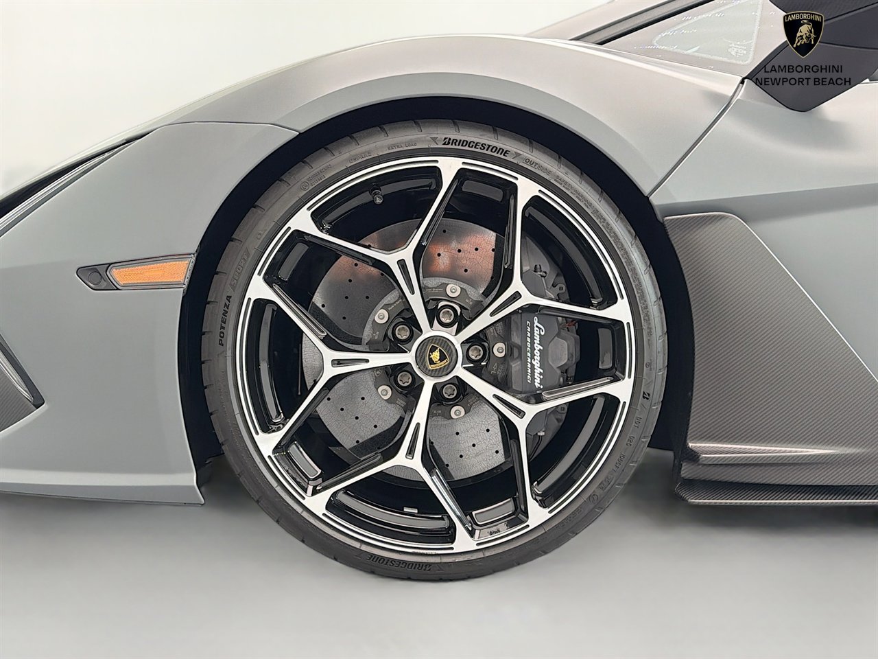 Used 2025 Lamborghini Revuelto AWD/4WD image 27