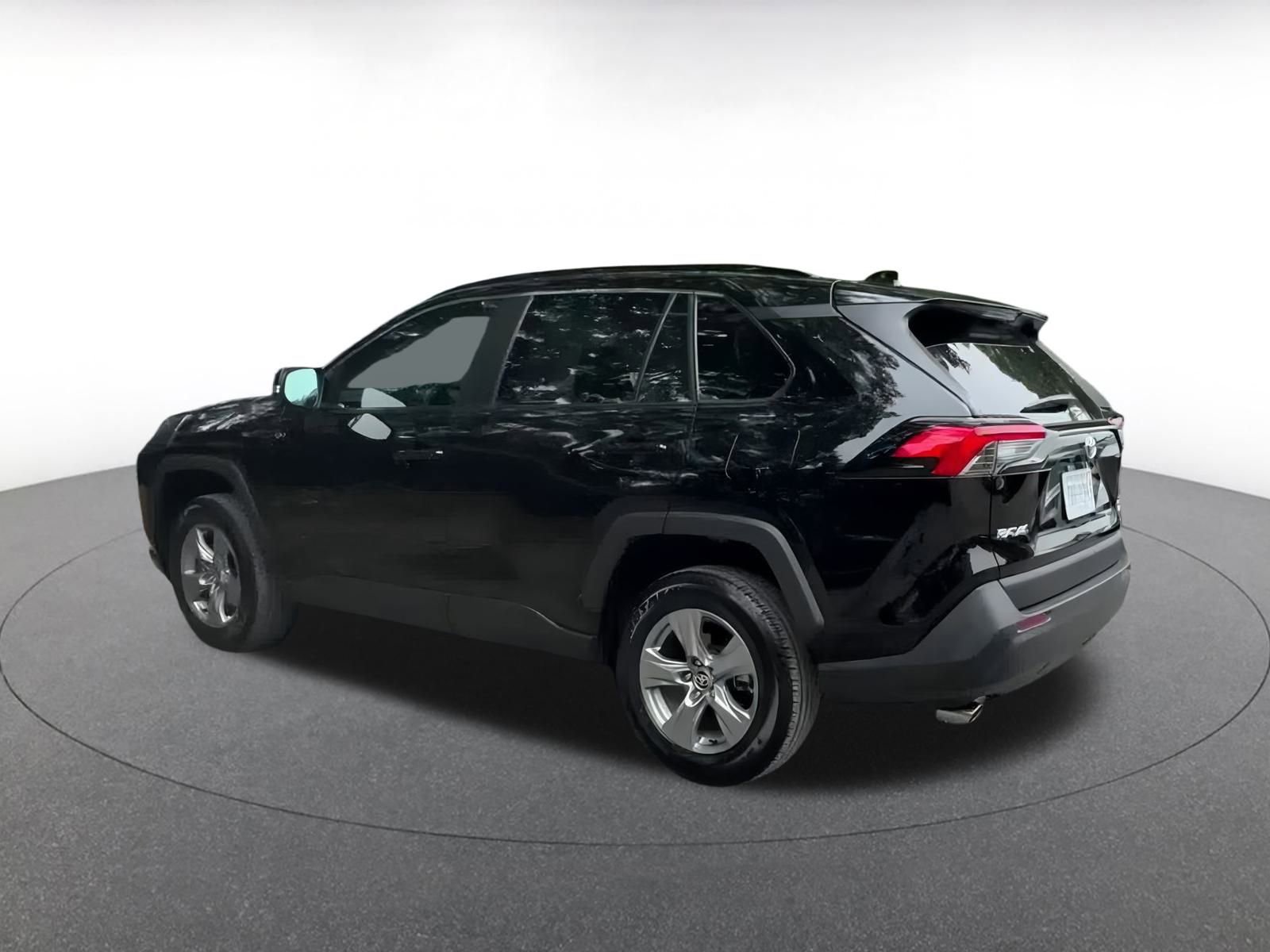 Used 2024 Toyota RAV4 XLE image 10