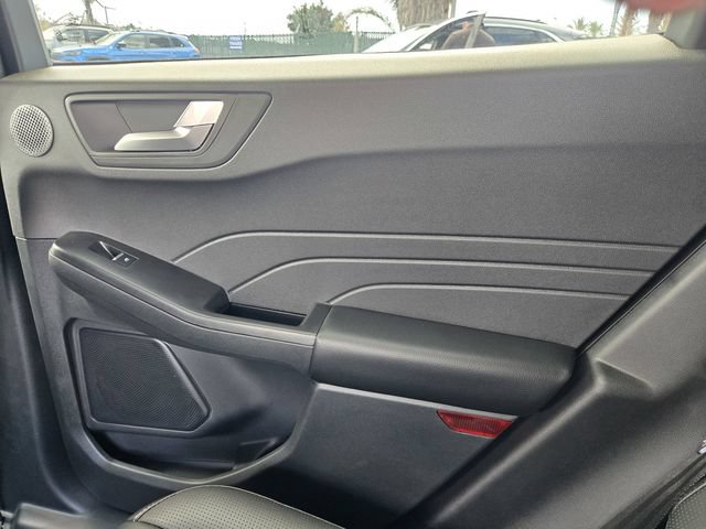 Used 2025 Ford Escape SE w/ PHEV Premium Package FWD image 13