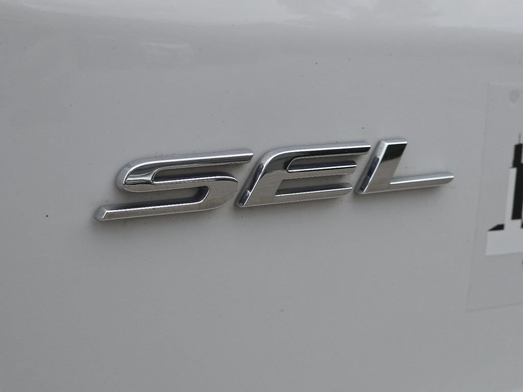 Used 2024 Ford Edge SEL AWD/4WD image 11