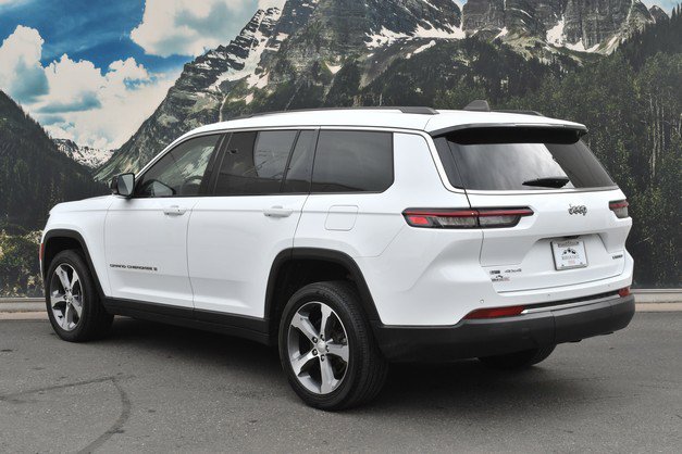 Used 2023 Jeep Grand Cherokee L Limited AWD/4WD image 9