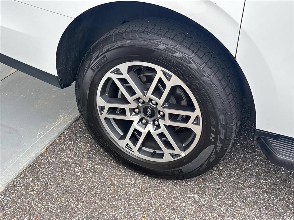 Used 2025 Ford Expedition Max Active AWD/4WD image 27