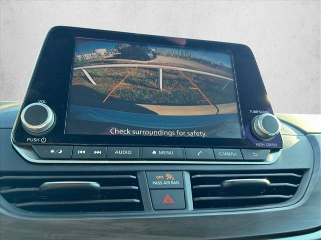 Used 2025 Nissan Altima 2.5 SV FWD image 12