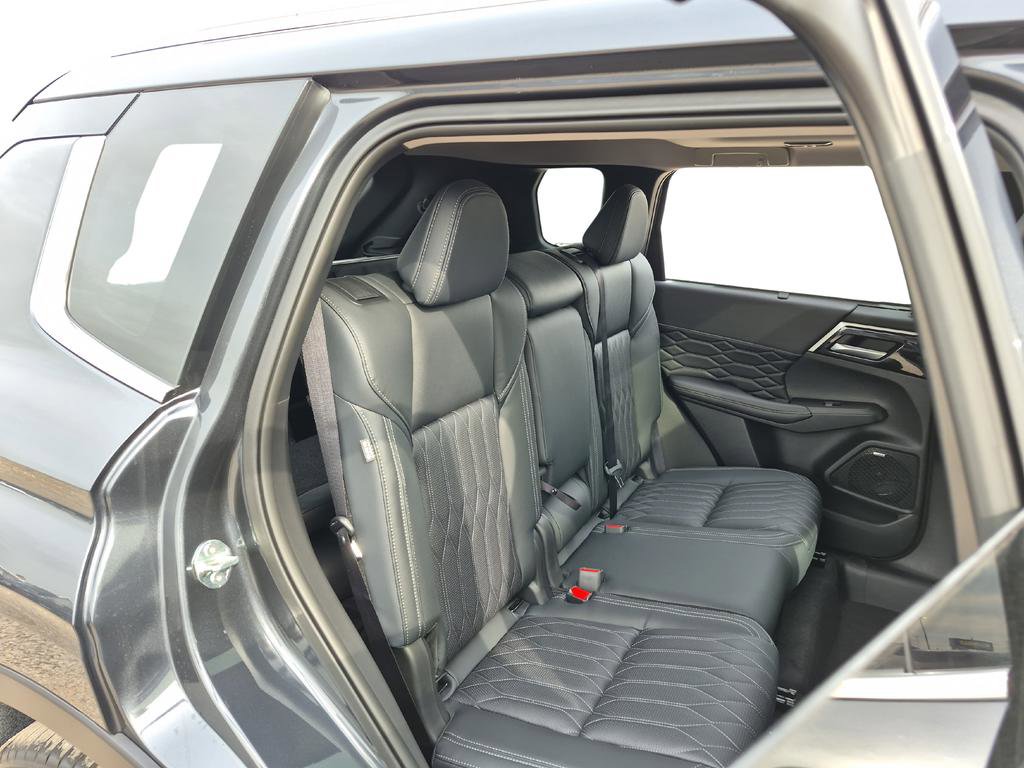 New 2026 Mitsubishi Outlander SEL image 31