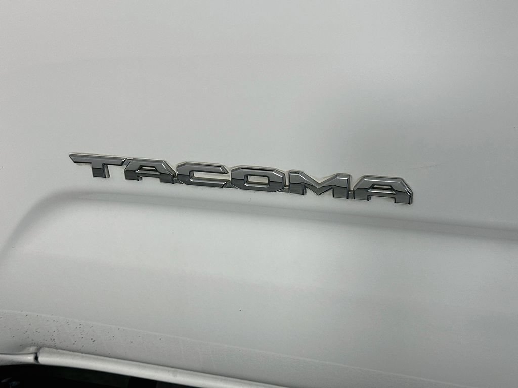 Used 2020 Toyota Tacoma SR5 RWD image 24