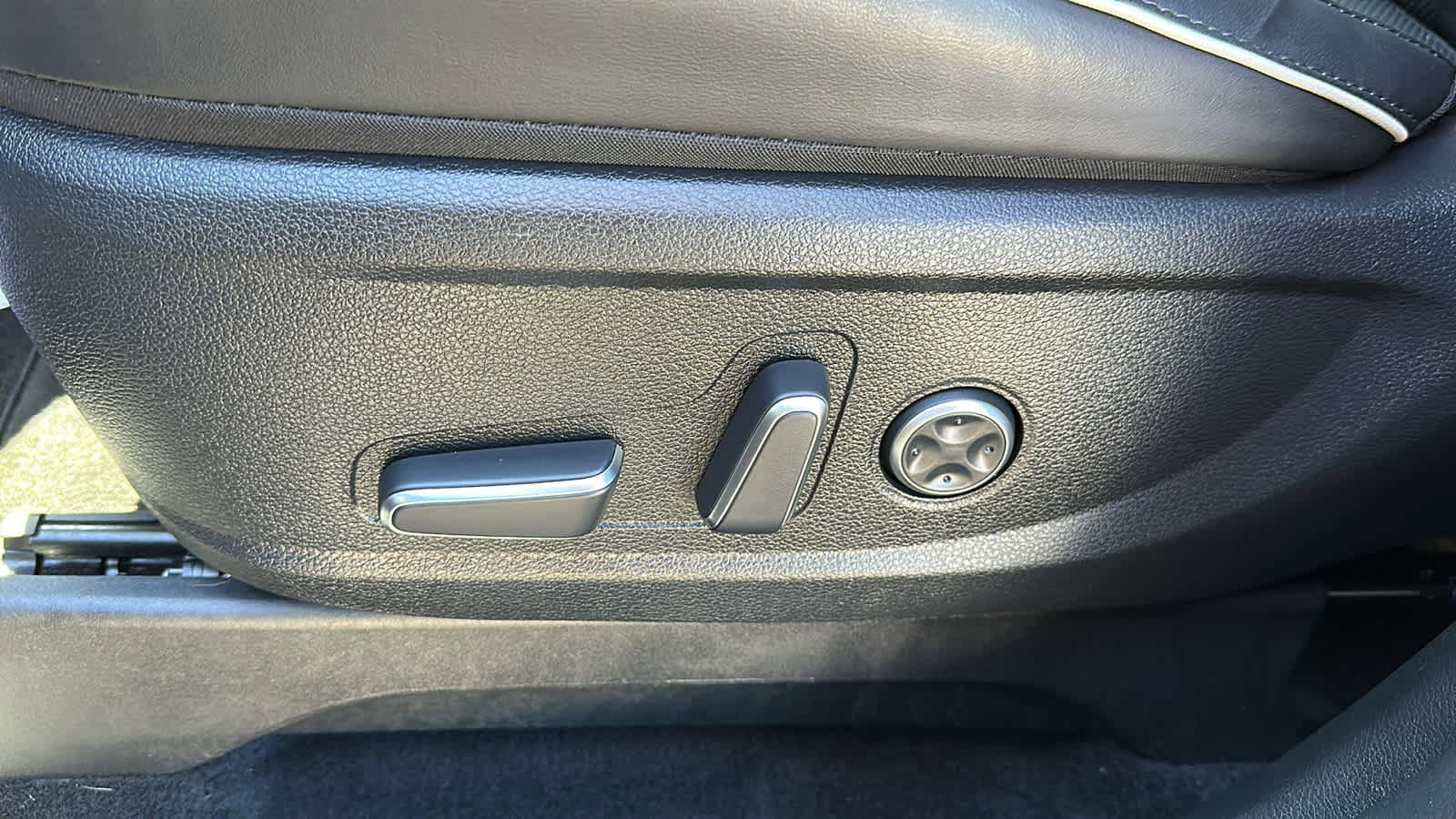 Used 2024 Hyundai Palisade SEL w/ Premium Package image 13