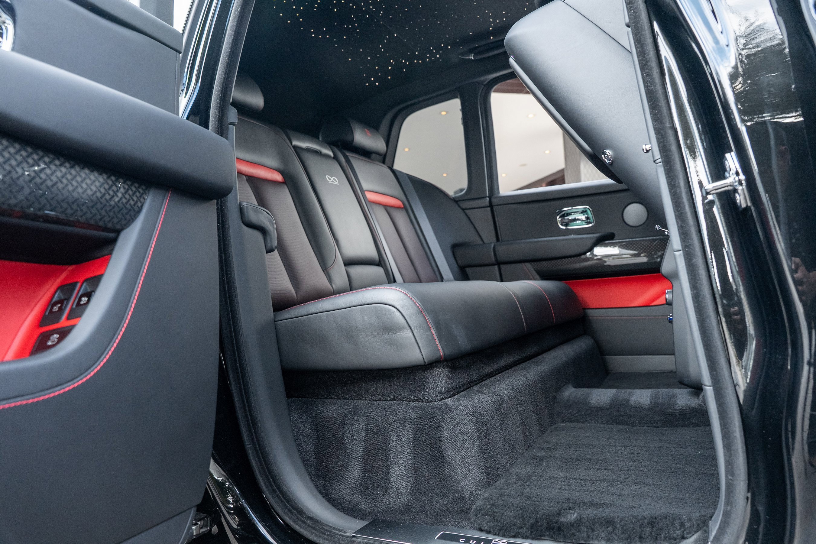 Certified 2024 Rolls-Royce Cullinan Black Badge image 62