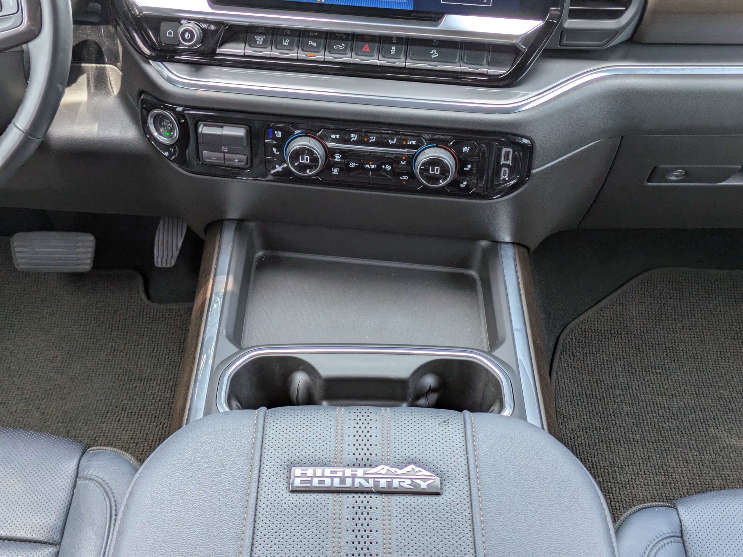 Used 2025 Chevrolet Silverado 3500 High Country w/ High Country Premium Package AWD/4WD image 19
