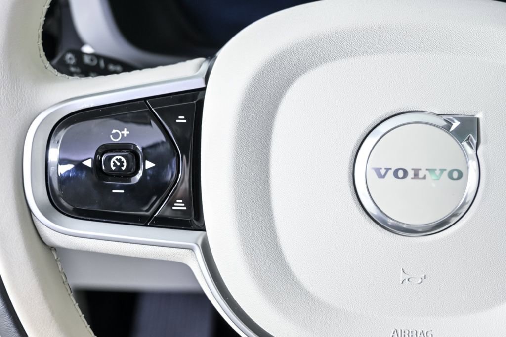 Used 2026 Volvo XC60 B5 Ultra w/ Climate Package image 12