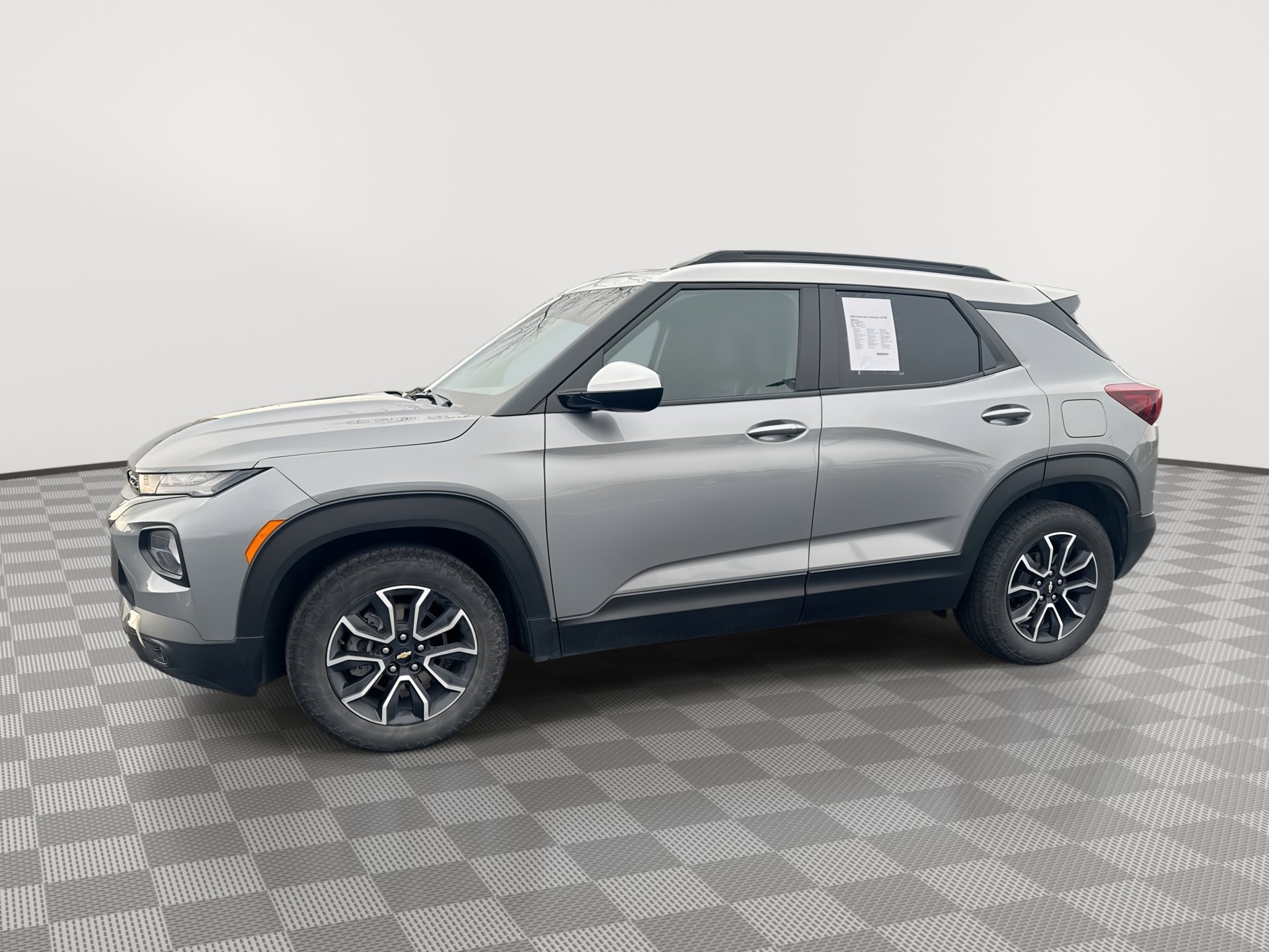 Certified 2023 Chevrolet TrailBlazer ACTIV w/ Convenience Package image 1