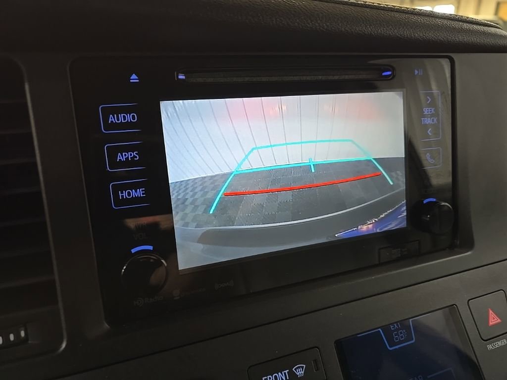 Used 2017 Toyota Sienna XLE w/ XLE Navigation Package image 24