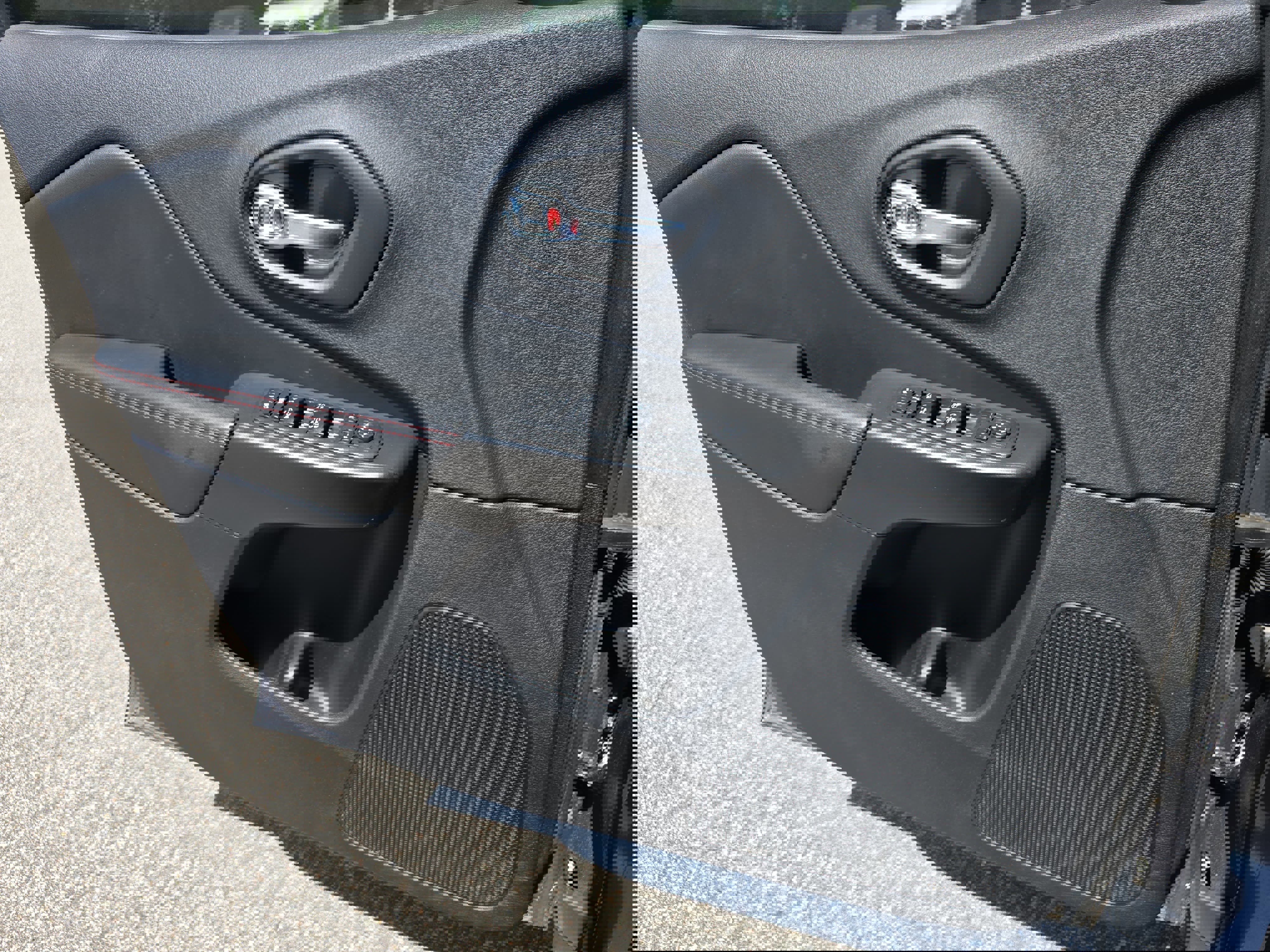 Used 2019 Jeep Cherokee Trailhawk w/ Comfort/Convenience Group image 29