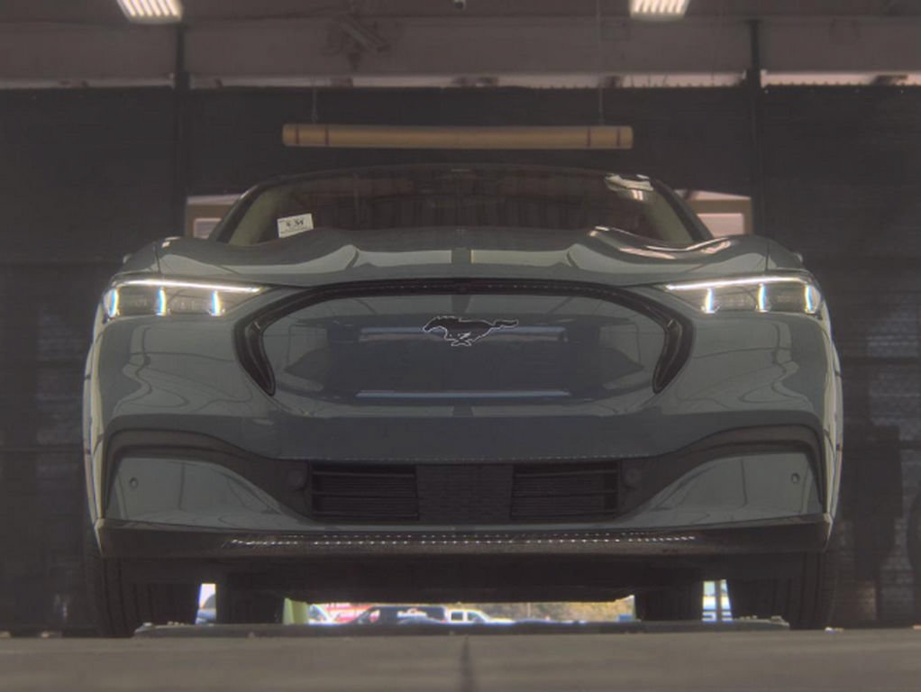 Used 2023 Ford Mustang Mach-E Premium AWD/4WD image 4