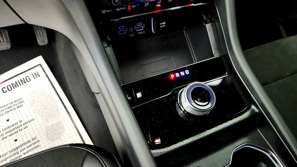 Used 2025 Jeep Grand Cherokee Altitude AWD/4WD image 17