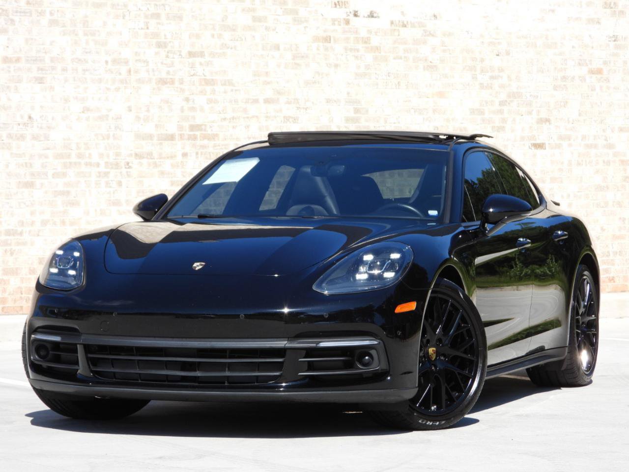 Used 2017 Porsche Panamera RWD image 7
