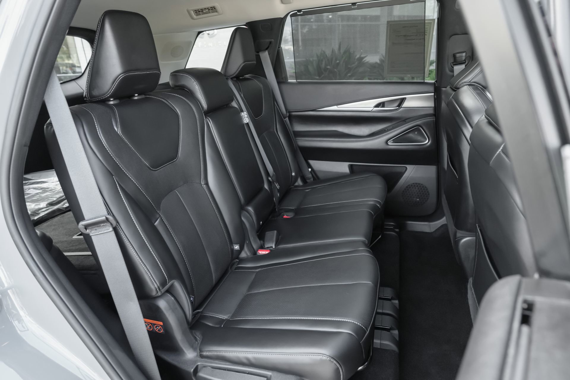 Certified 2026 INFINITI QX60 Luxe w/ Cargo Package FWD image 36