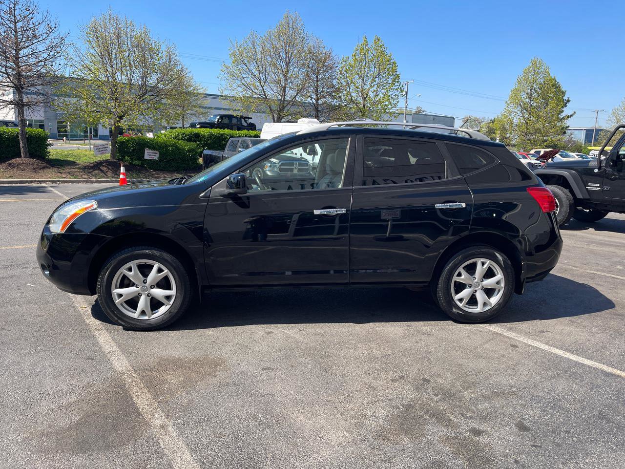 Used 2010 Nissan Rogue SL w/ Premium Pkg AWD/4WD image 5