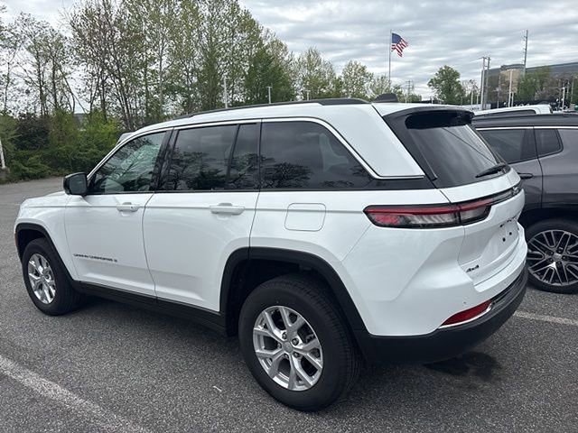 Used 2024 Jeep Grand Cherokee Limited w/ Luxury Tech Group II AWD/4WD image 11