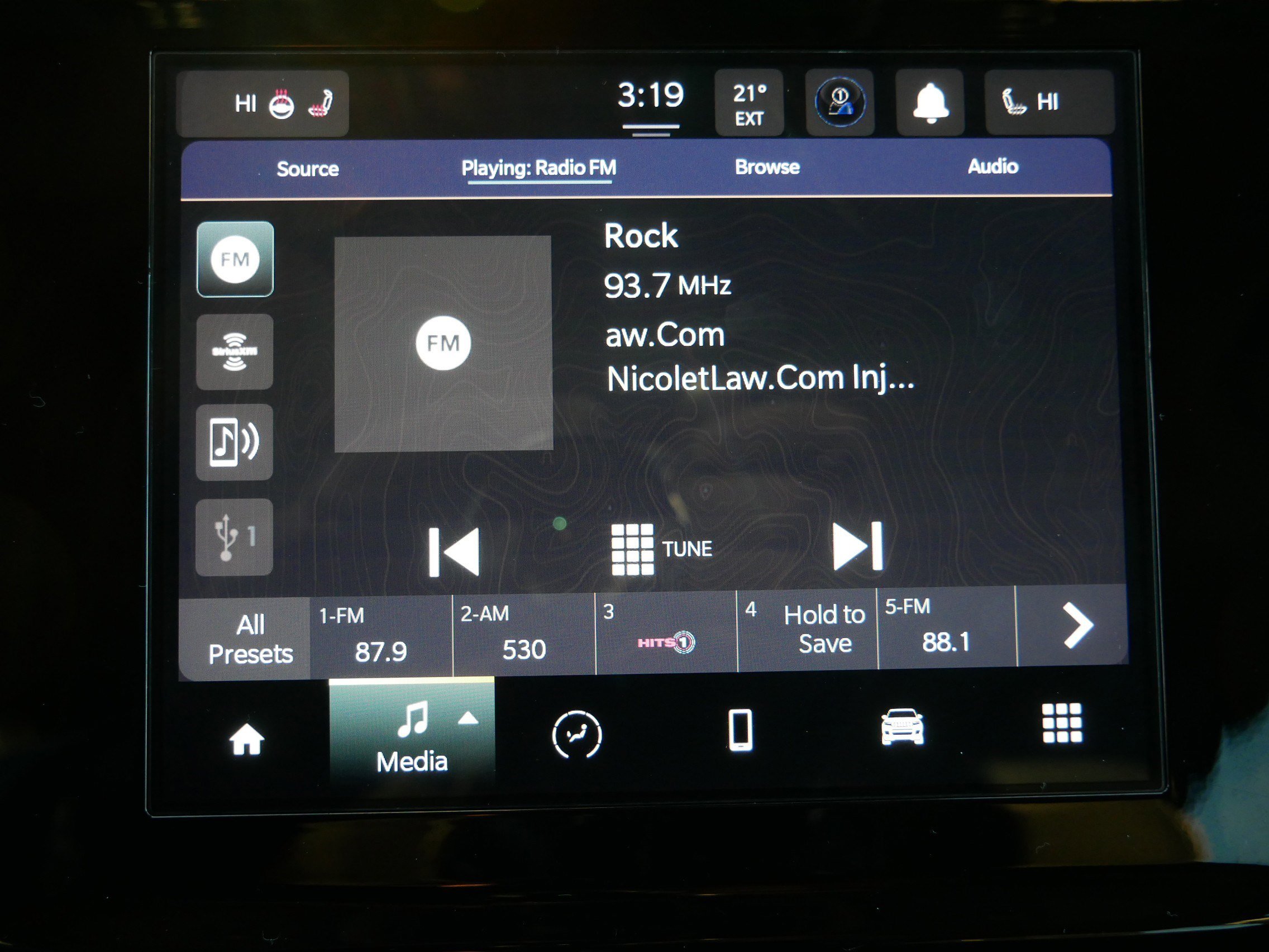 Used 2023 Jeep Grand Cherokee Laredo w/ Luxury Tech Group I image 22