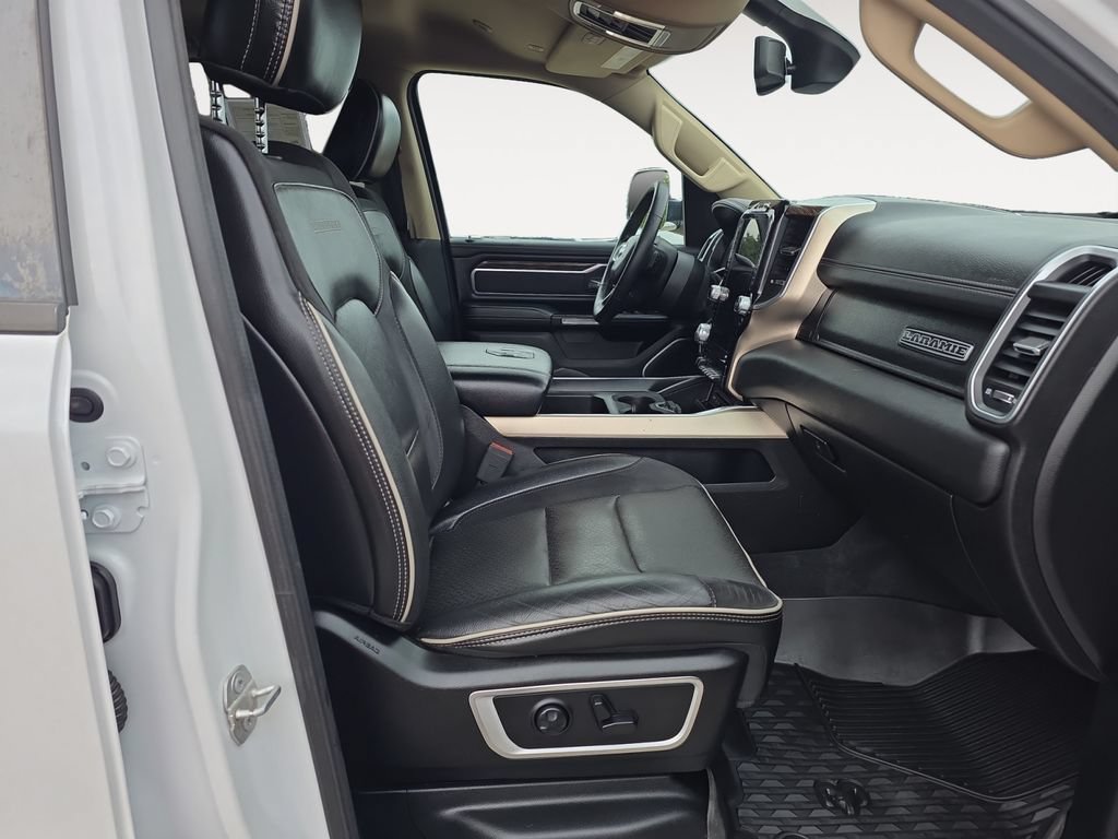 Used 2019 RAM 1500 Laramie AWD/4WD image 10