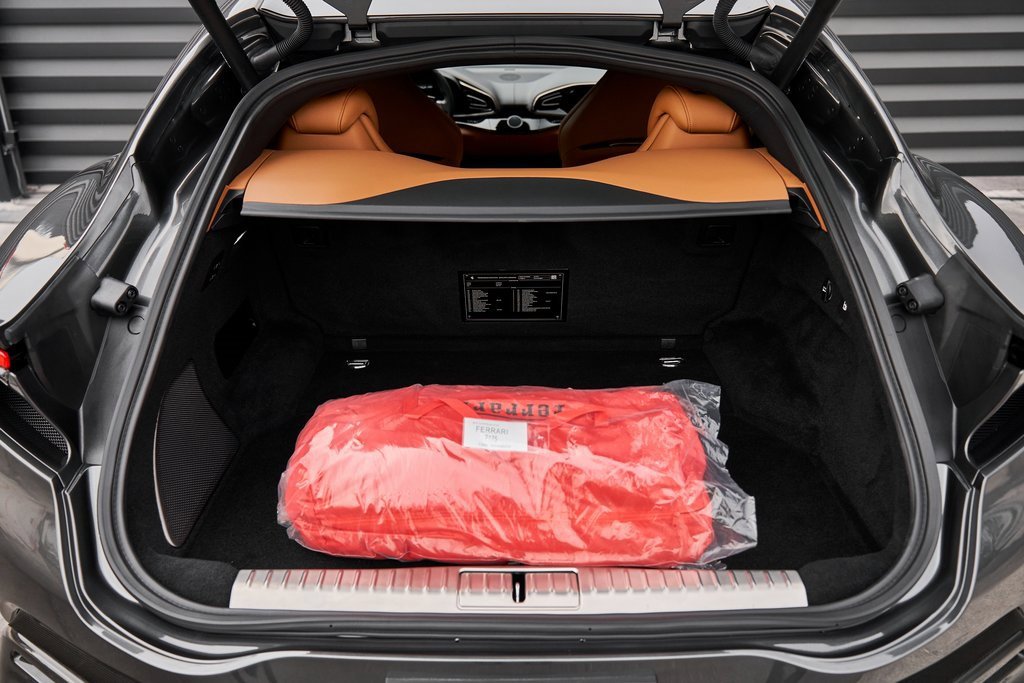 Used 2025 Ferrari Purosangue image 22