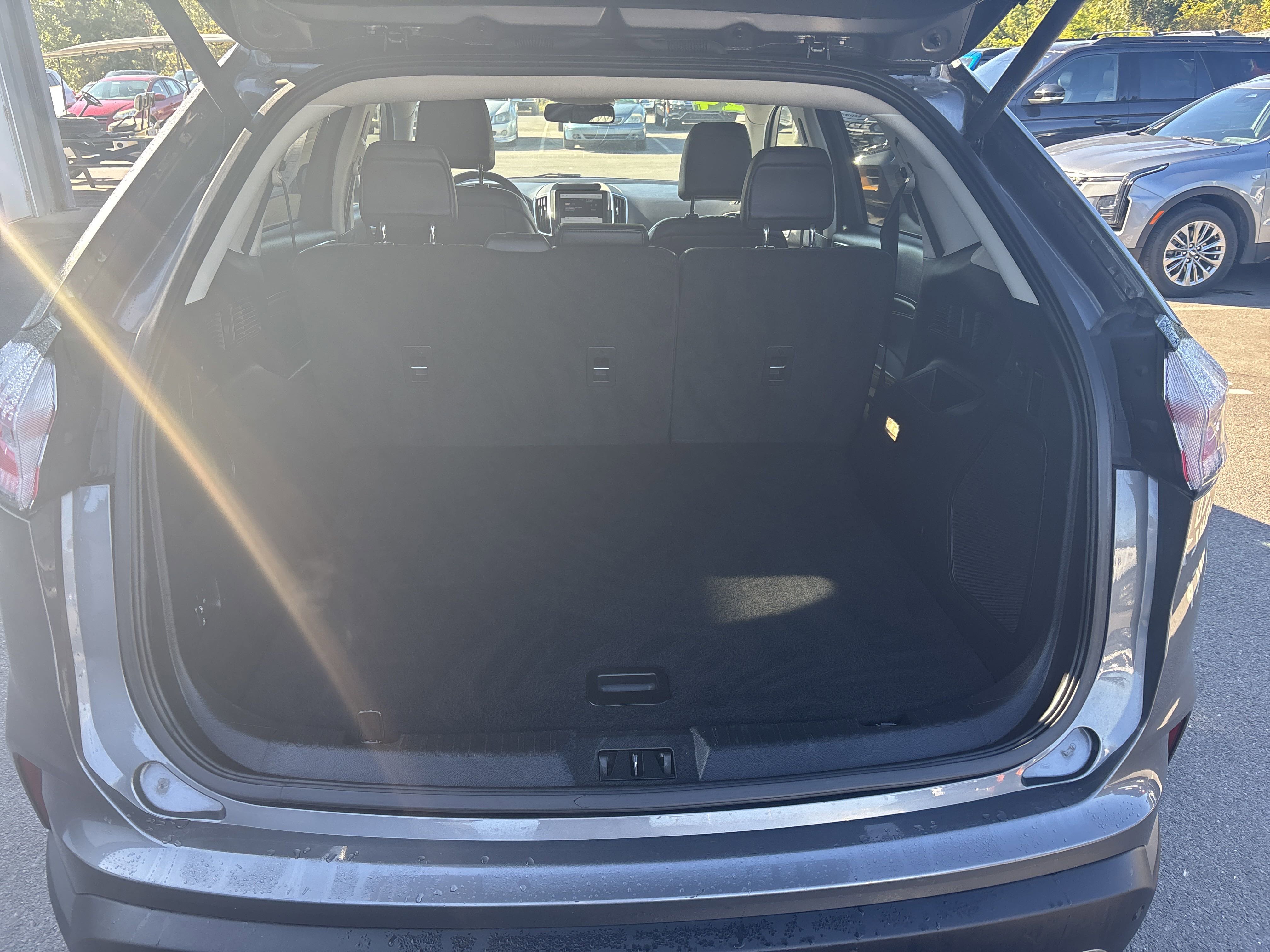 Used 2024 Ford Edge Titanium image 5