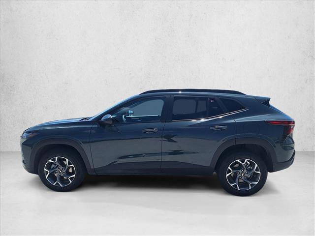 Used 2025 Chevrolet Trax LT FWD image 8