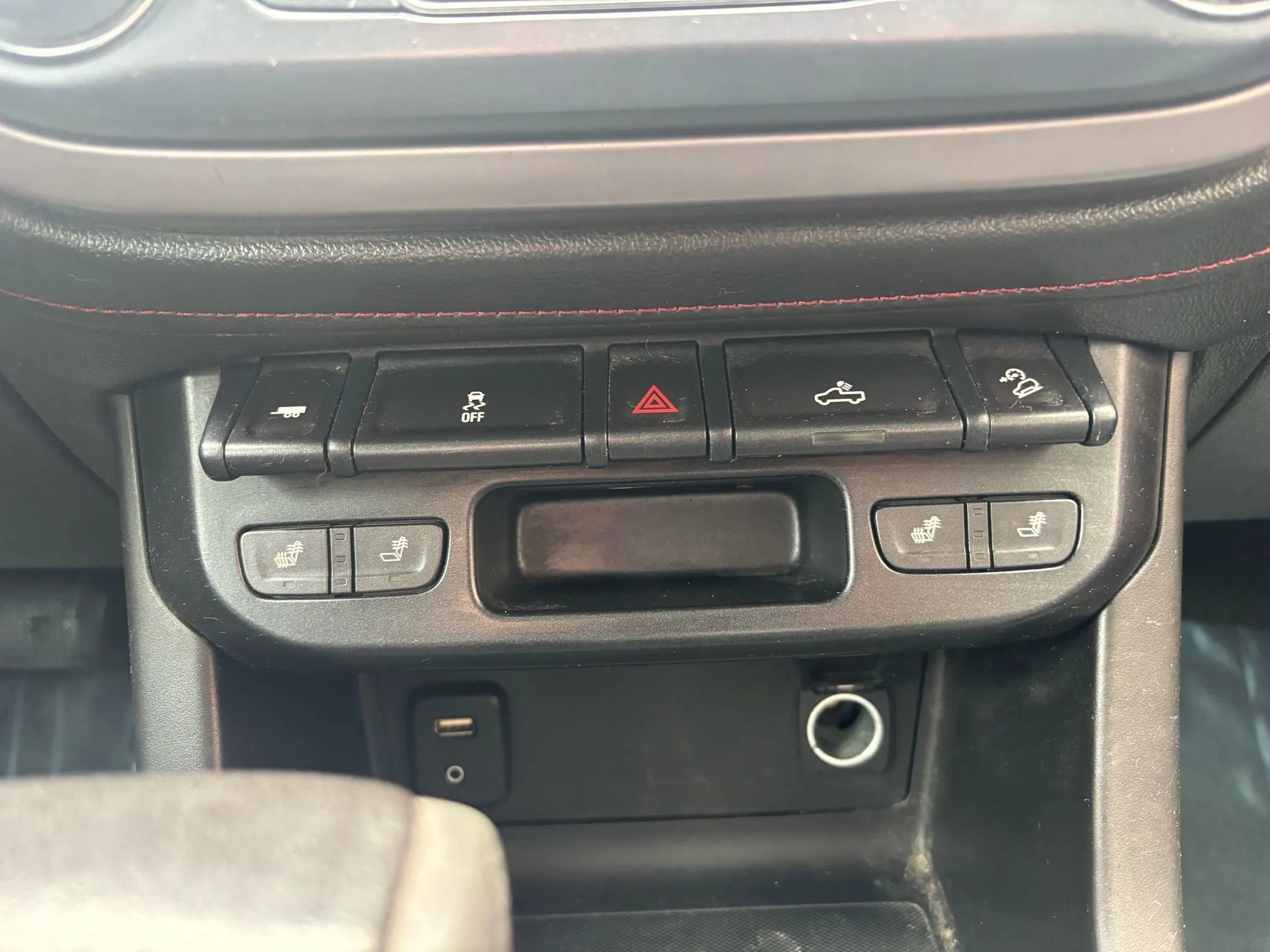 Used 2016 GMC Canyon SLE w/ All Terrain Adventure Package image 25