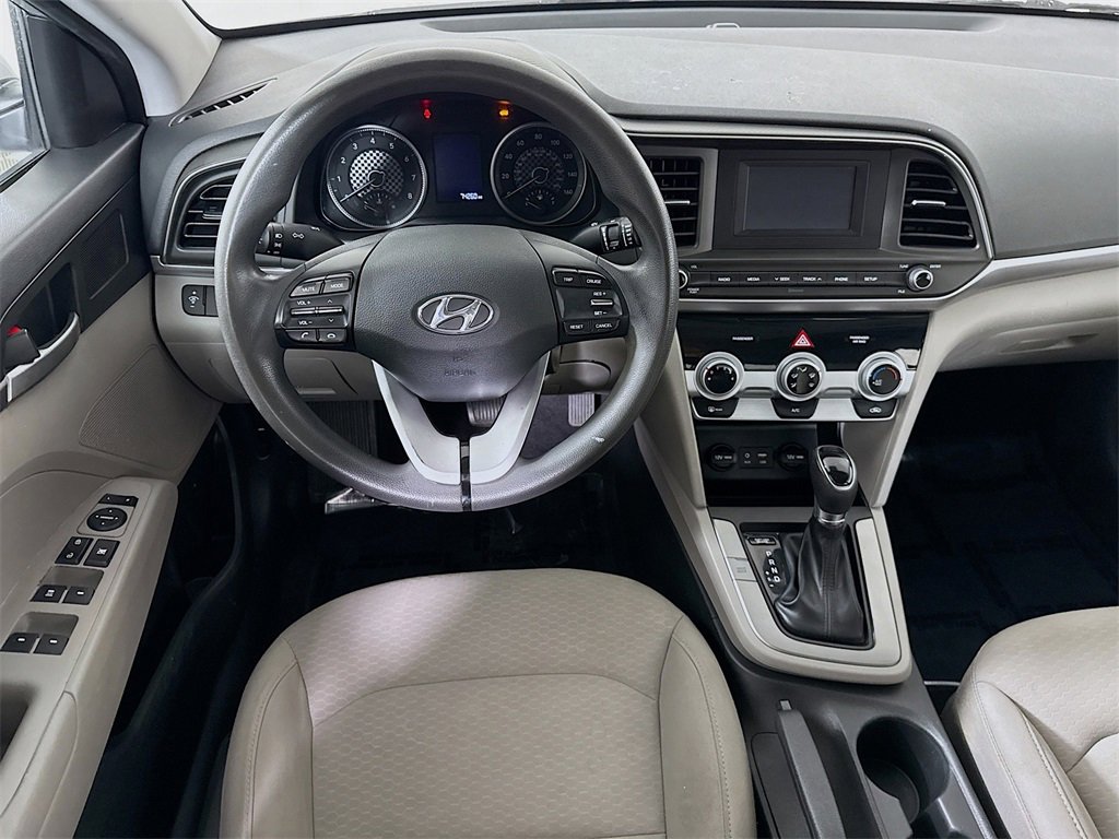 Used 2019 Hyundai Elantra SE image 3
