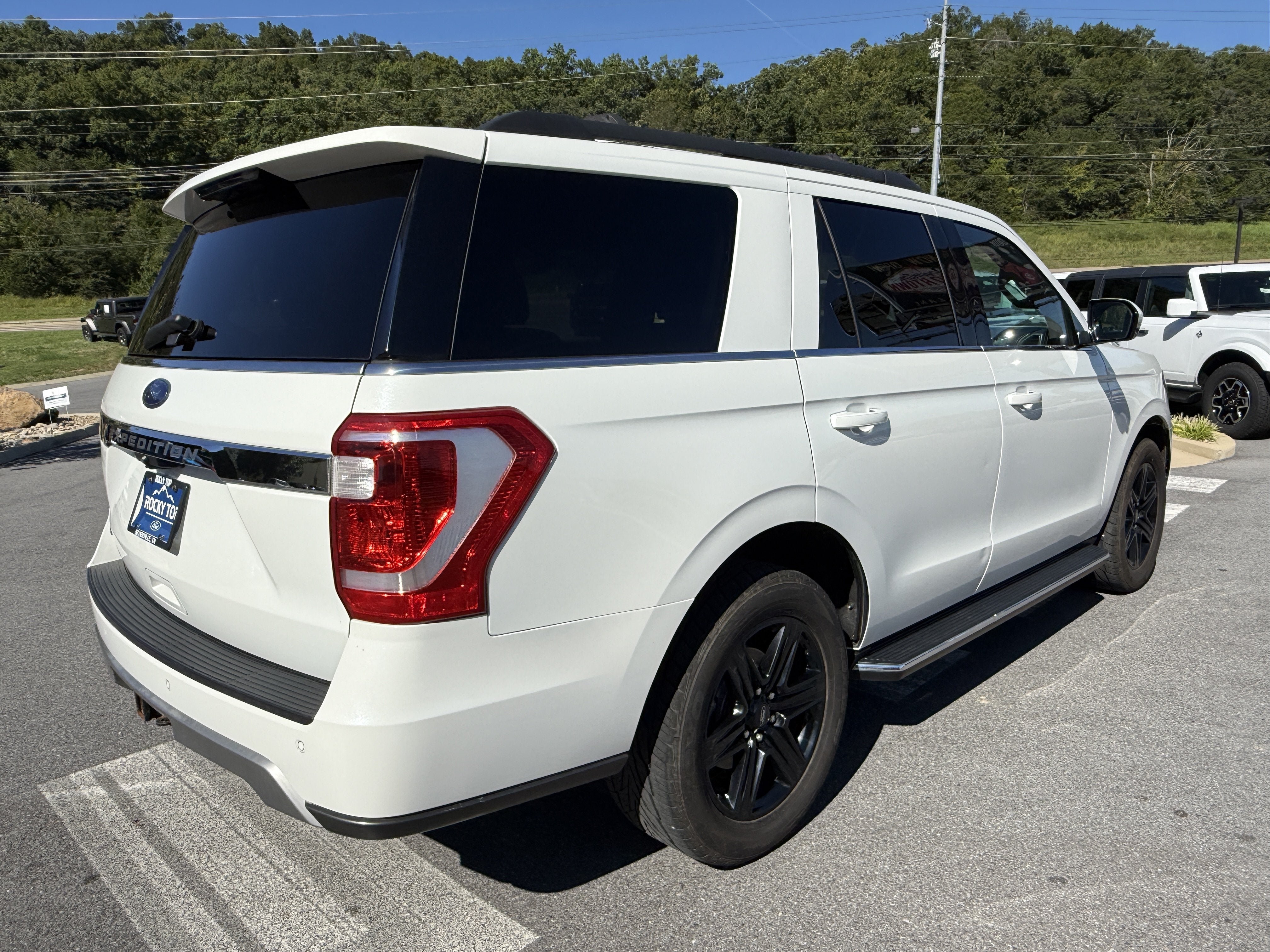Used 2020 Ford Expedition XLT w/ Equipment Group 202A AWD/4WD image 5