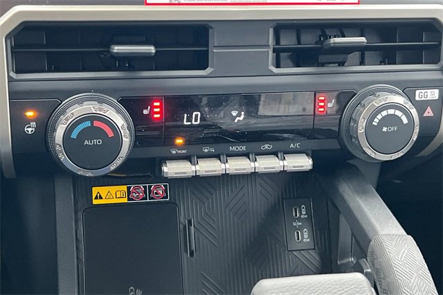 Used 2025 Toyota Tacoma TRD Sport image 17