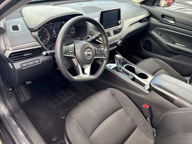 Used 2024 Nissan Altima 2.5 SV FWD image 10