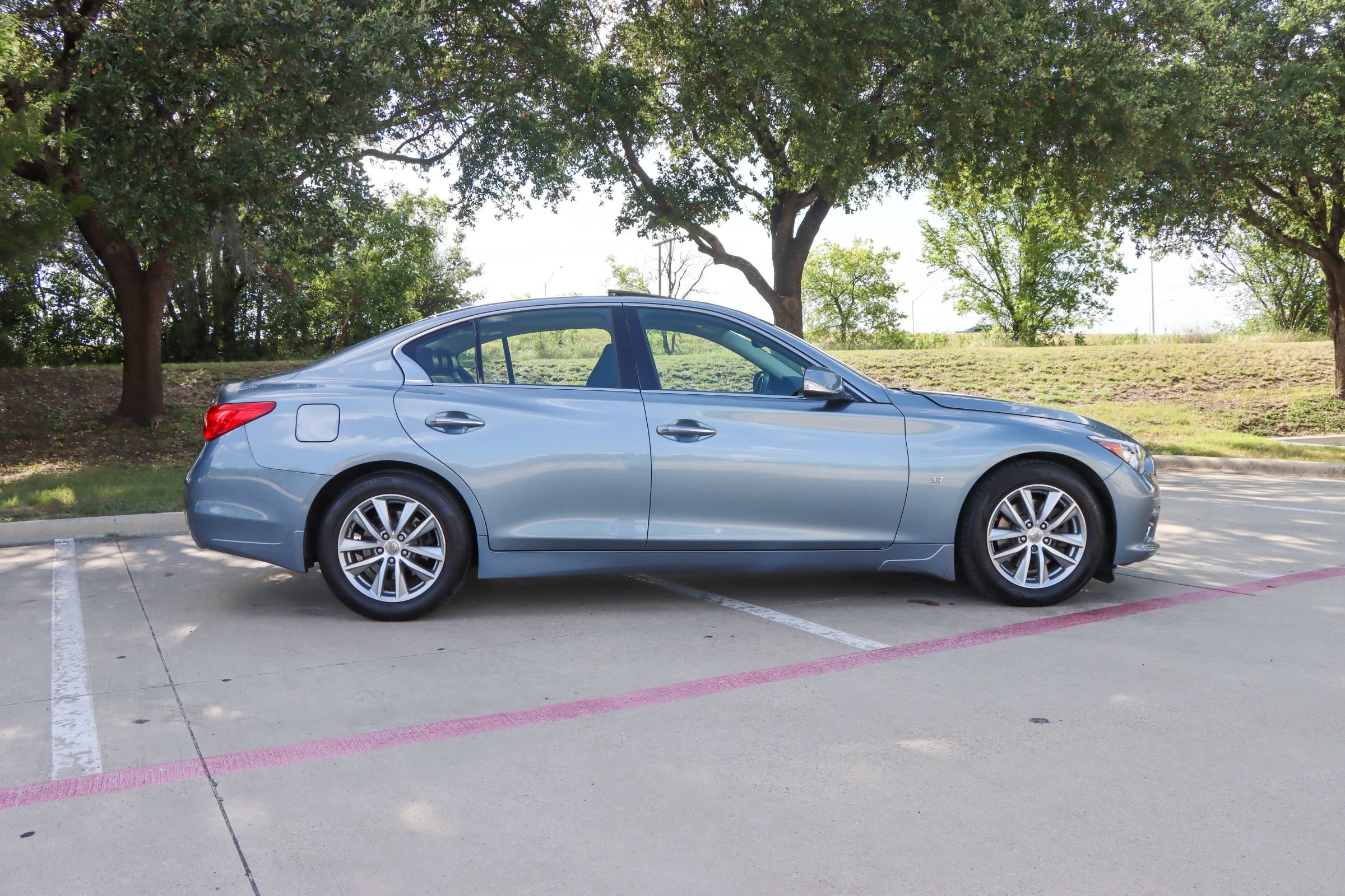 Used 2015 INFINITI Q50 Premium w/ Navigation Package AWD/4WD image 8