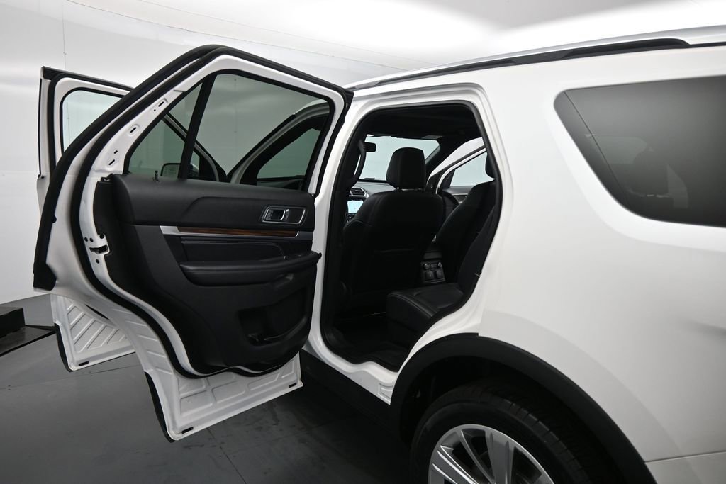 Certified 2019 Ford Explorer Limited FWD image 19