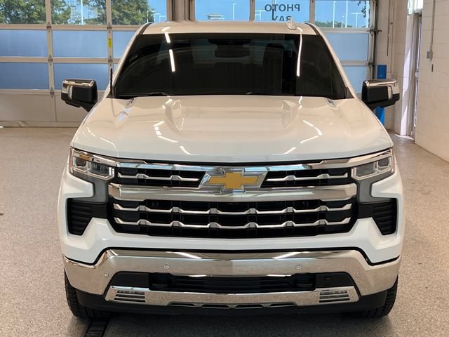 Used 2022 Chevrolet Silverado 1500 LTZ w/ Max Trailering Package AWD/4WD image 3