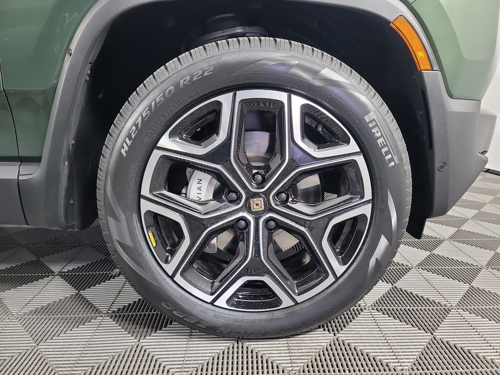 Used 2024 Rivian R1T Adventure AWD/4WD image 11