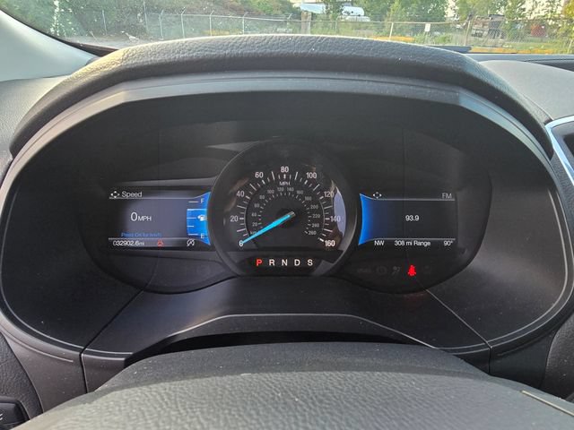 Used 2022 Ford Edge Titanium w/ Class II Trailer Tow Package AWD/4WD image 32