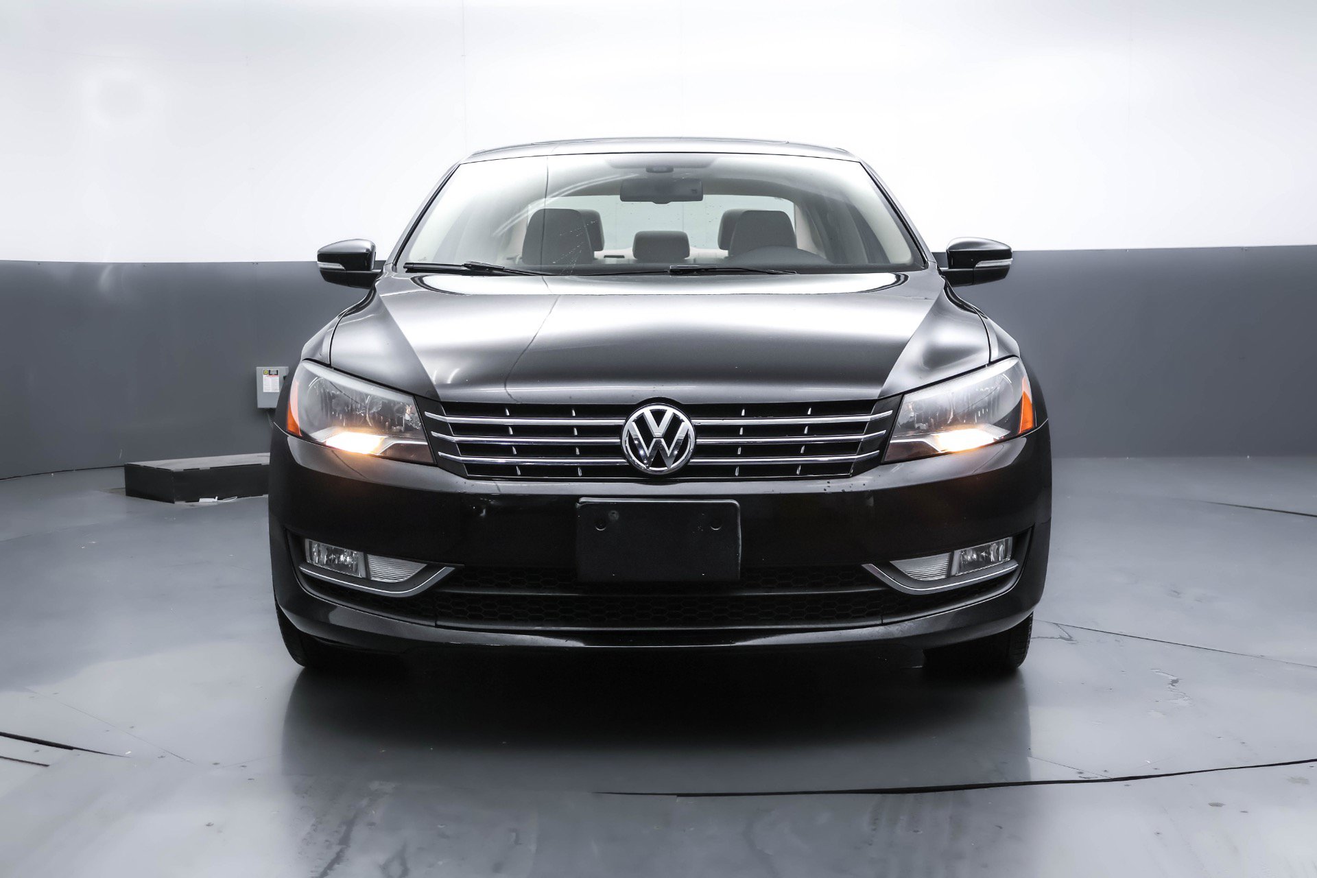 Used 2013 Volkswagen Passat TDI SEL Premium FWD image 20