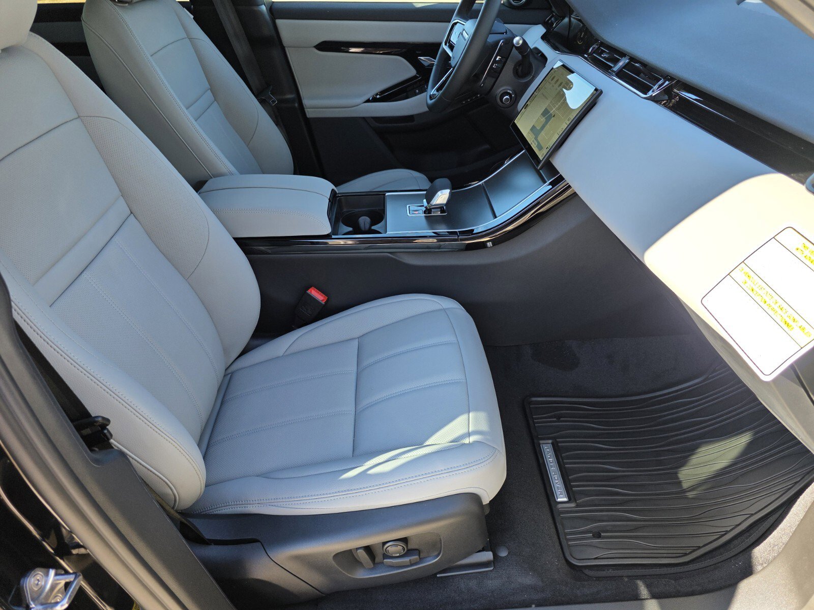 New 2026 Land Rover Range Rover Evoque S image 3